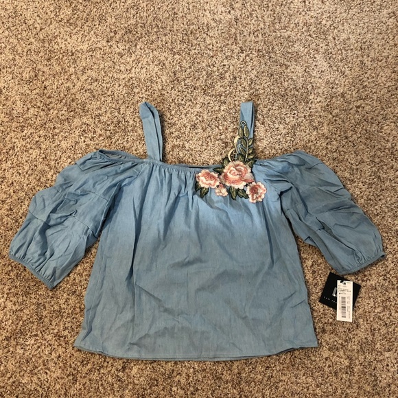 Off-shoulder top - Picture 1 of 5